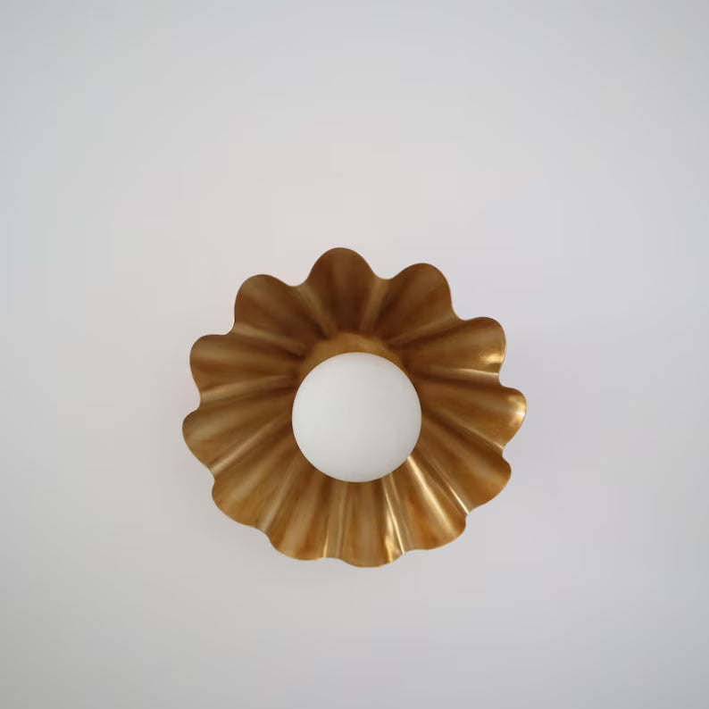 Elegant Handcrafted Brass Wall Lamp – Modern Minimalist Sconce